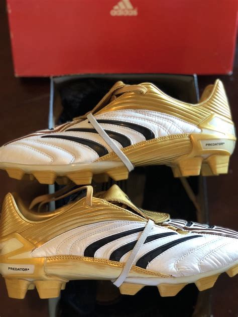 pokal goldener fußballschuhe von adidas|Gold .